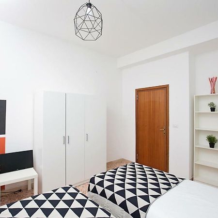 Ponte Tiberio Apartment Римини Екстериор снимка