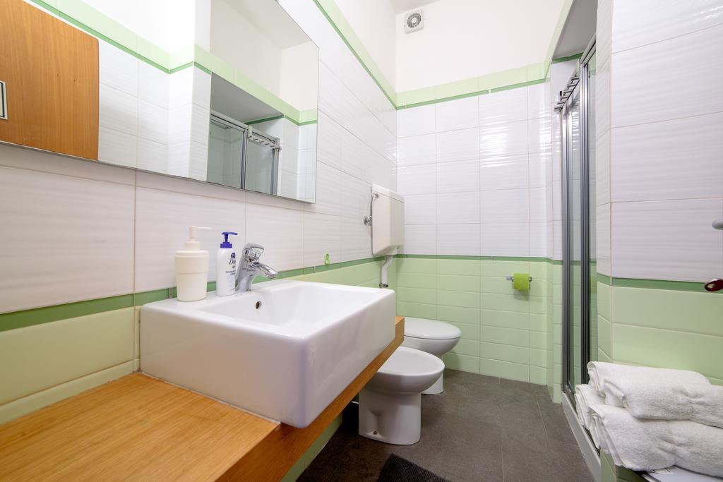 Ponte Tiberio Apartment Римини Екстериор снимка