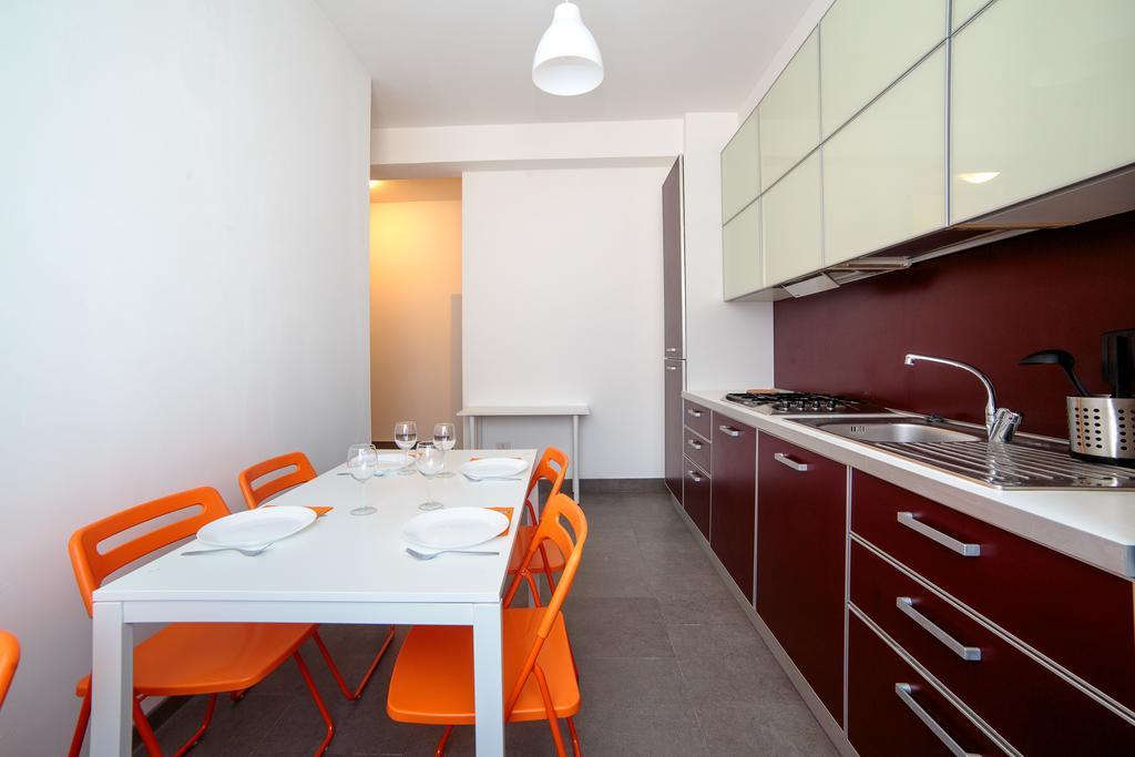 Ponte Tiberio Apartment Римини Екстериор снимка