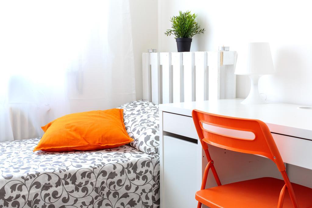 Ponte Tiberio Apartment Римини Екстериор снимка