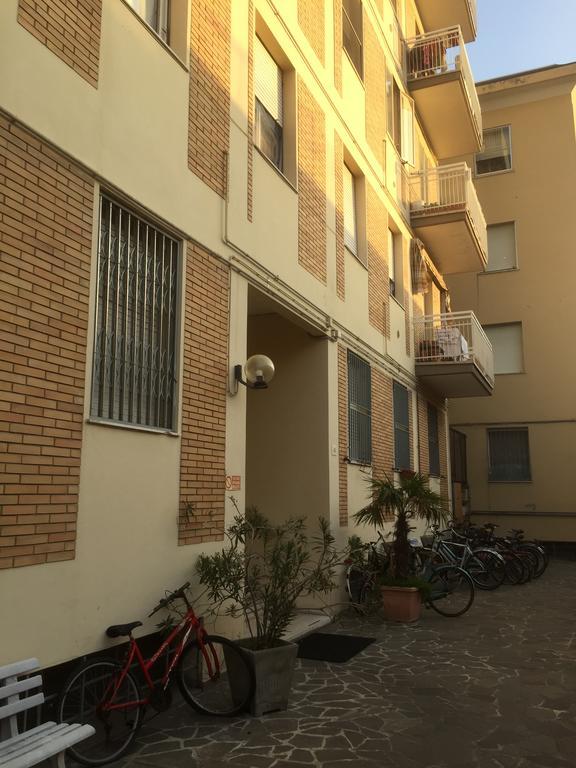 Ponte Tiberio Apartment Римини Екстериор снимка
