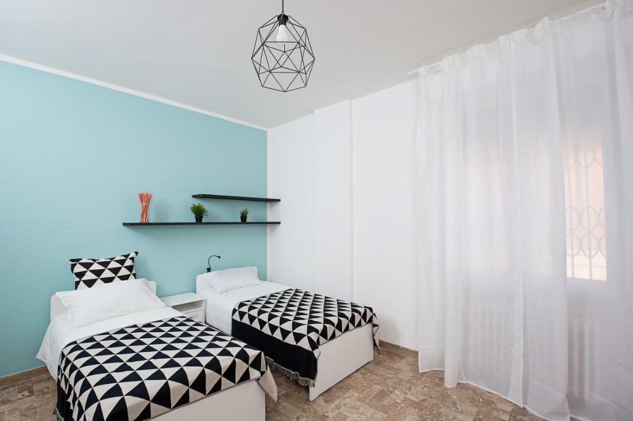 Ponte Tiberio Apartment Римини Екстериор снимка
