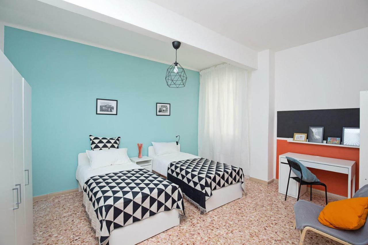 Ponte Tiberio Apartment Римини Екстериор снимка