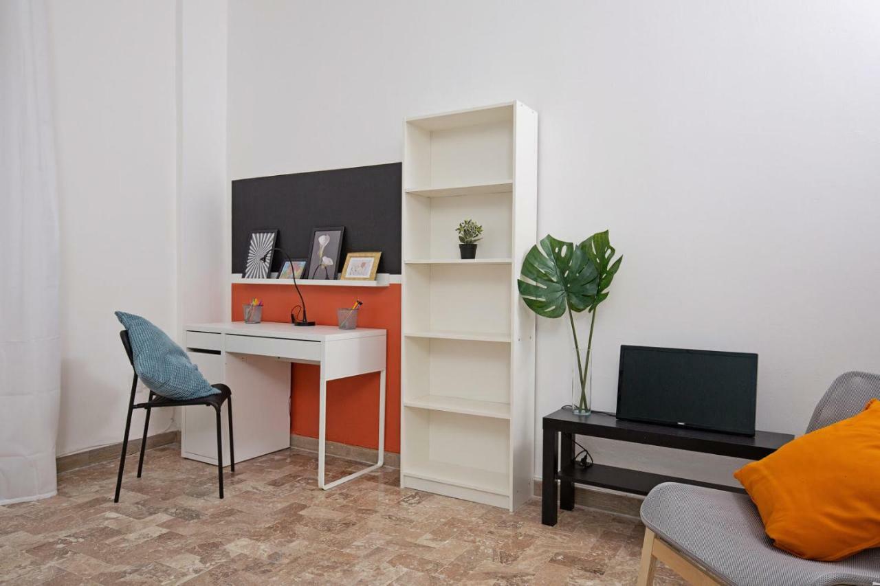 Ponte Tiberio Apartment Римини Екстериор снимка